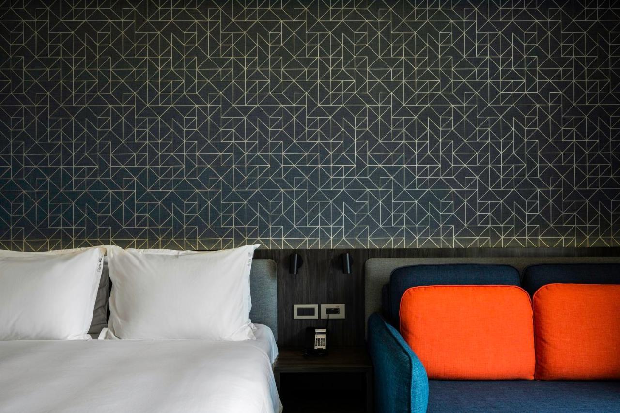 Holiday Inn Express Kaohsiung Love River By Ihg Экстерьер фото
