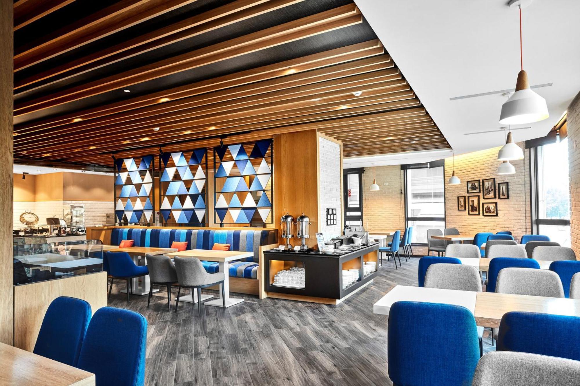 Holiday Inn Express Kaohsiung Love River By Ihg Экстерьер фото