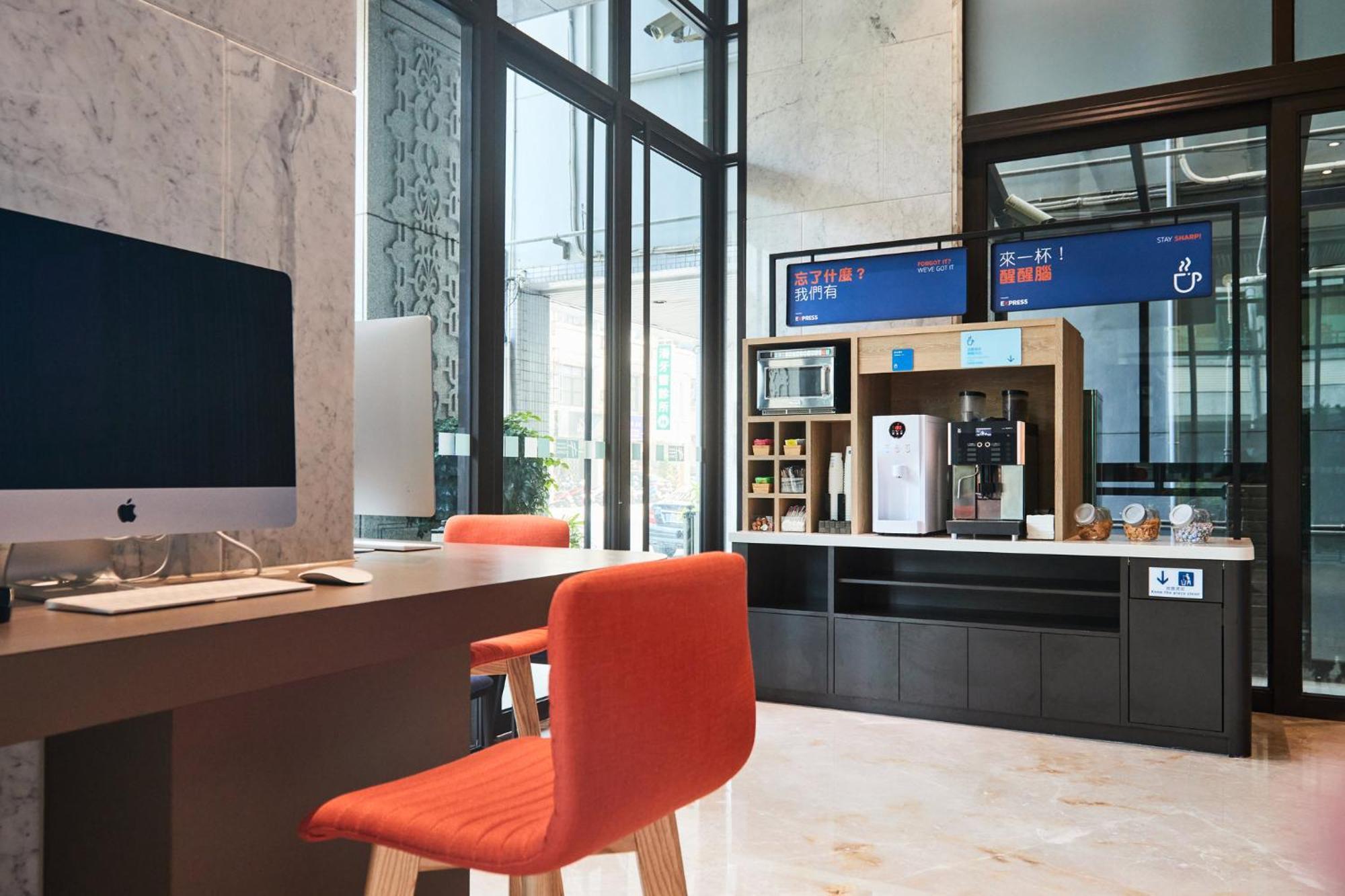 Holiday Inn Express Kaohsiung Love River By Ihg Экстерьер фото