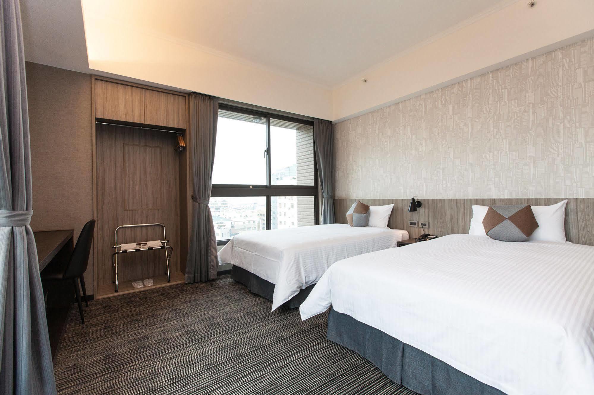 Holiday Inn Express Kaohsiung Love River By Ihg Экстерьер фото